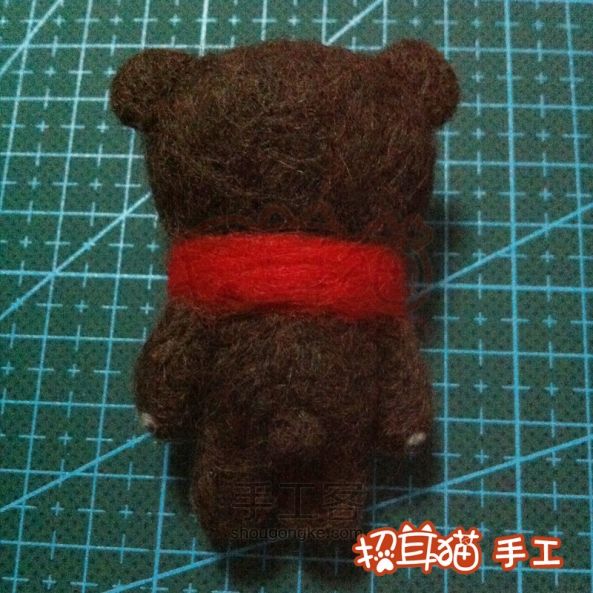 【招耳猫】羊毛毡教程之围巾小熊 第28步