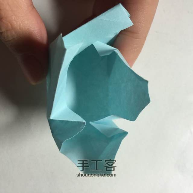（纸盒系列四十八）一款正方形立体
盒子的折法 第11步
