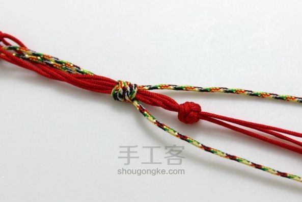 【编绳】金刚结红手绳“巢” 第9步