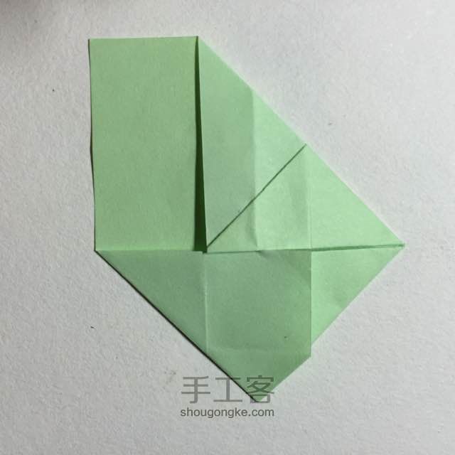 （纸盒系列五十）长方体纸盒折法 第7步