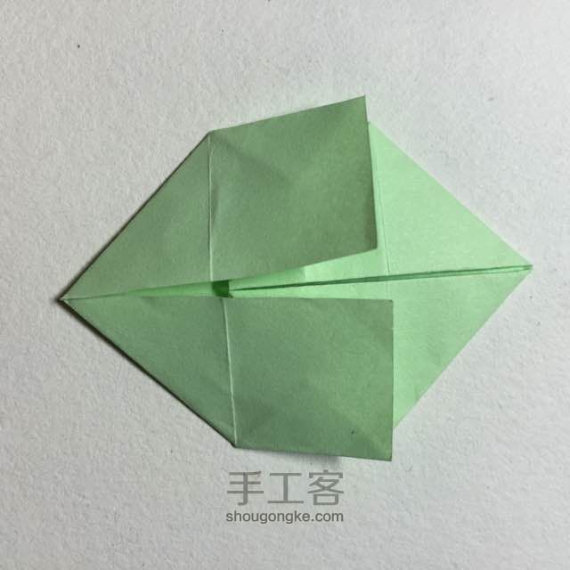 （纸盒系列五十）长方体纸盒折法 第13步