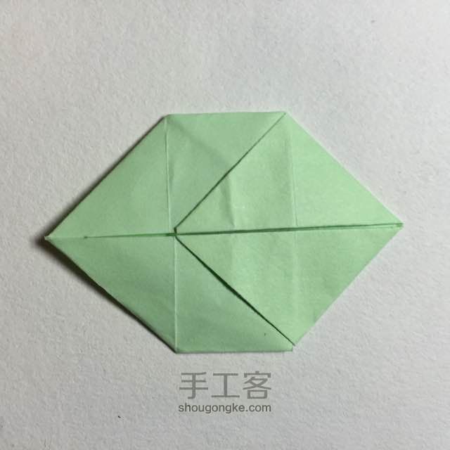 （纸盒系列五十）长方体纸盒折法 第14步