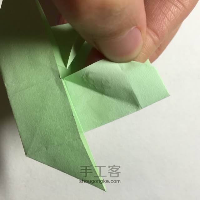 （纸盒系列五十）长方体纸盒折法 第26步