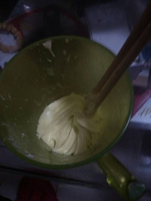 奶油黏土制作。 第5步