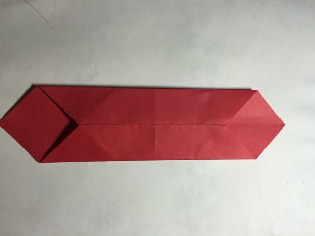（纸盒系列五十一）一款简单立方纸盒的折法 第6步