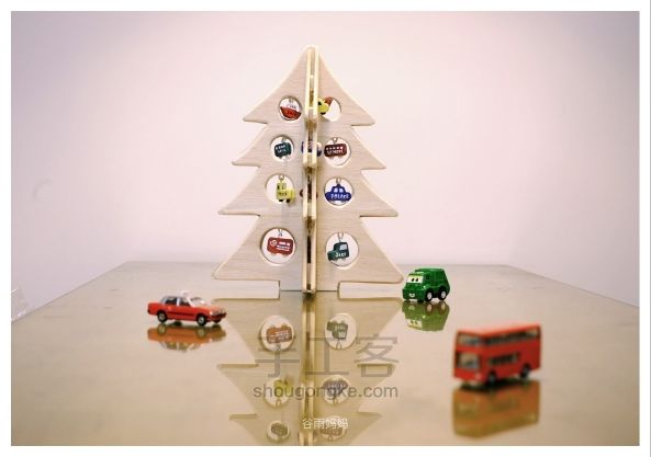 【Merry Christmas】—— 挂满车车的圣诞树  第3步