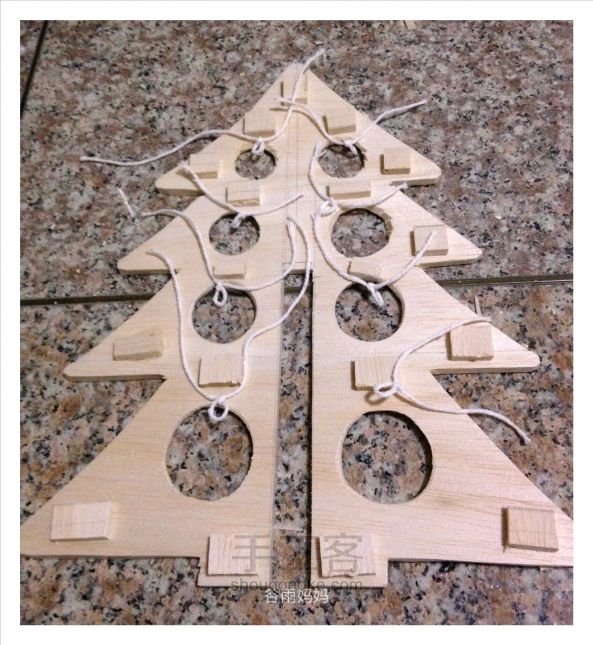 【Merry Christmas】—— 挂满车车的圣诞树  第22步