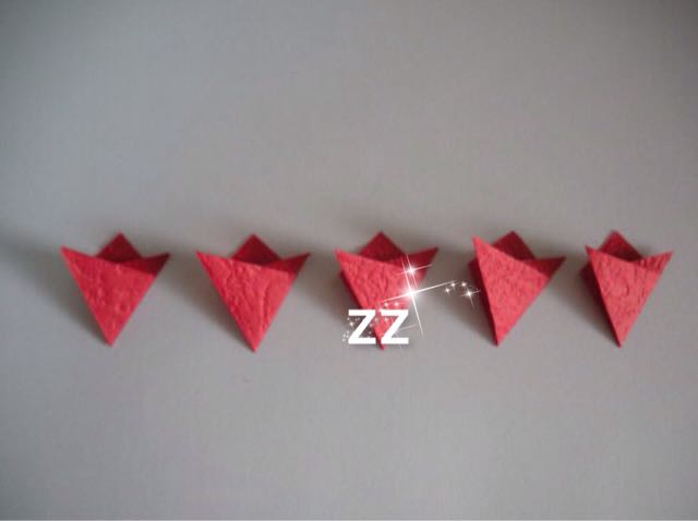 折纸贴画康乃馨制作方法 第2步