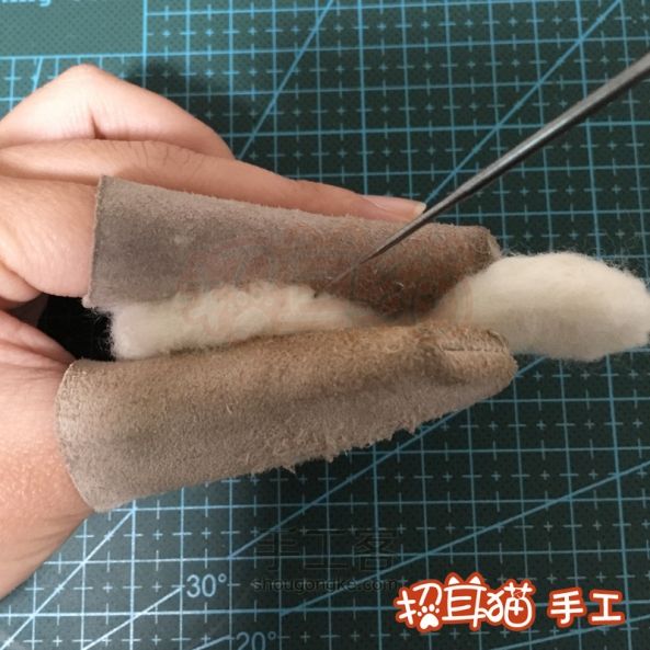 【招耳猫】羊毛毡教程之天鹅发圈 第4步