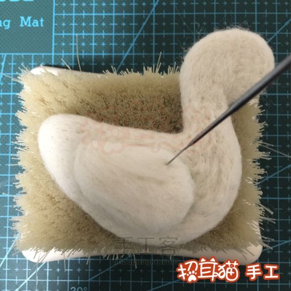 【招耳猫】羊毛毡教程之天鹅发圈 第9步