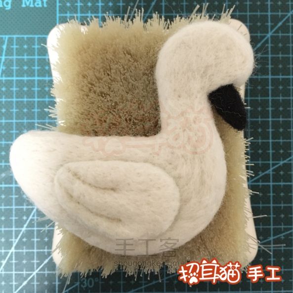 【招耳猫】羊毛毡教程之天鹅发圈 第12步