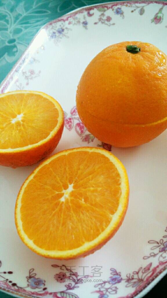 超简单的鲜橙汁哦～～ 第1步