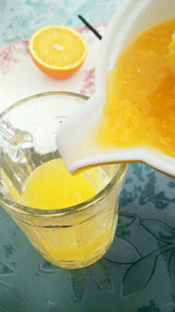超简单的鲜橙汁哦～～ 第5步