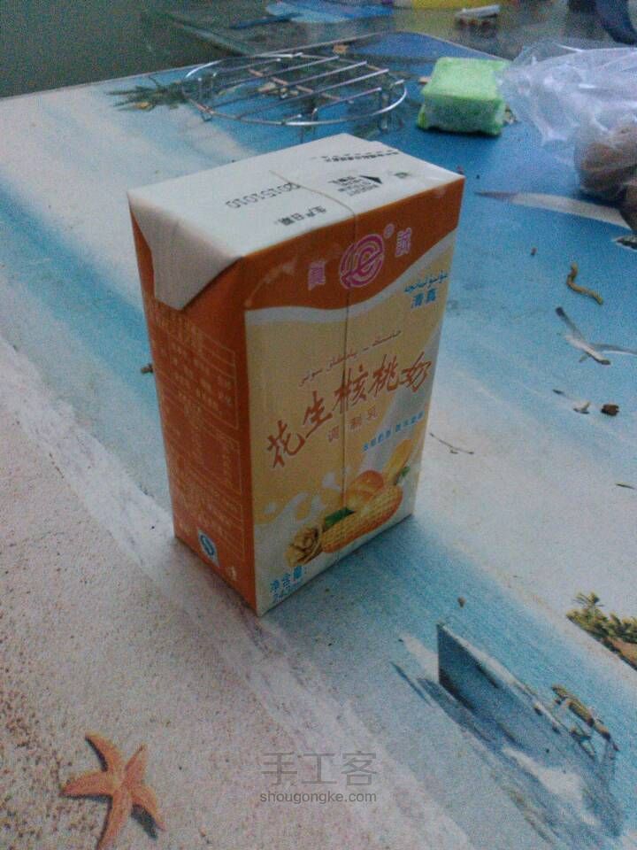 牛奶盒改造浇花器 第1步
