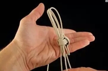 教你用绳子编装饰小球 （转） 第7步