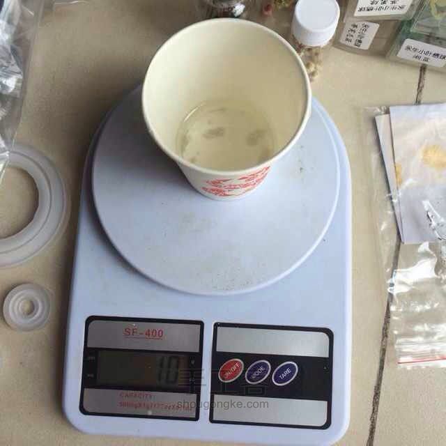 美美哒✨滴胶干花手镯教程 第3步