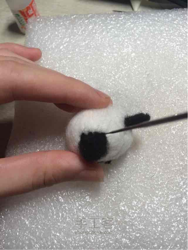 初级羊毛毡小熊猫教程 第12步