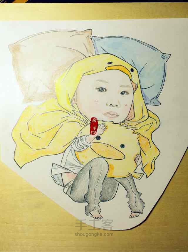 一个睡觉的时候一定要抱着大黄鸭的小男孩儿～ 第3步