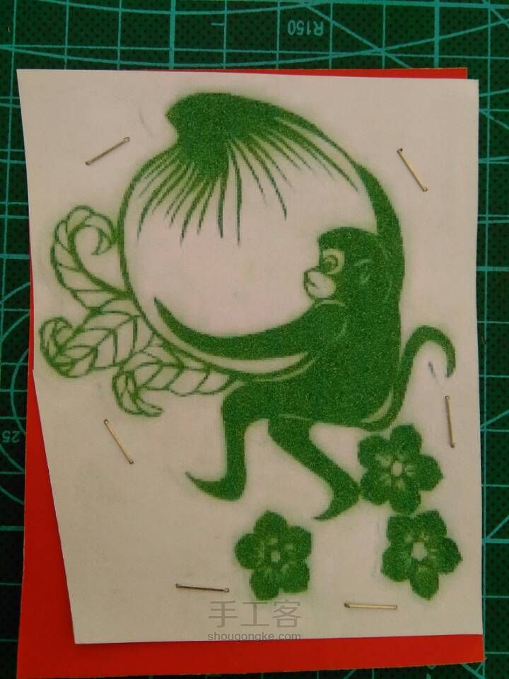剪纸～猴子和桃-2 第1步