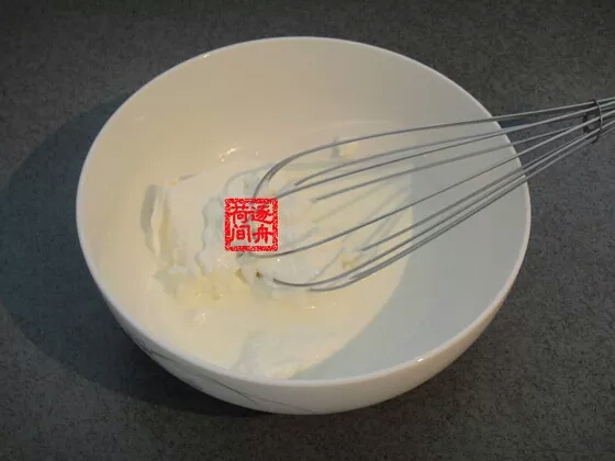 酸奶轻乳酪蛋糕（转） 第2步