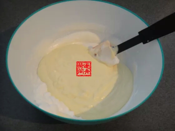 酸奶轻乳酪蛋糕（转） 第14步
