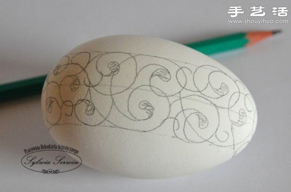 （转）带镂空精美蛋雕手工艺品制作方法教程 第3步