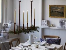 想要给家里的饭厅不一样的感觉，就制作了一个简单的挂铜吊灯