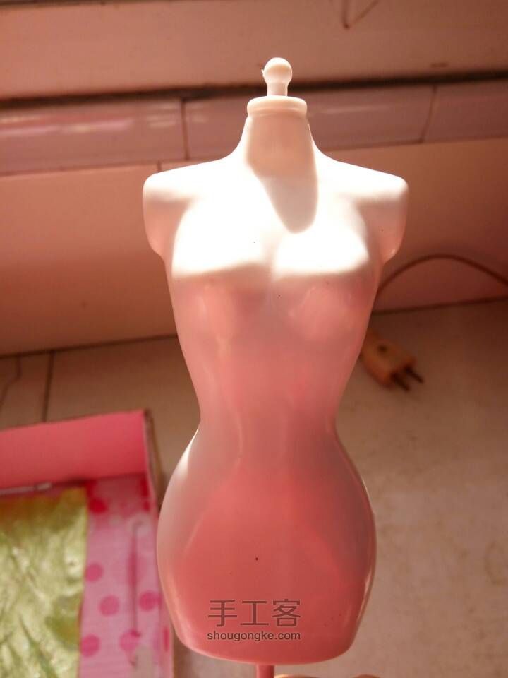 芭比娃娃晚礼服 第4步