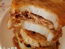 藕盒，是一种传统油炸食品，在江浙地区及山东地区较为常见，类似于馅饼。