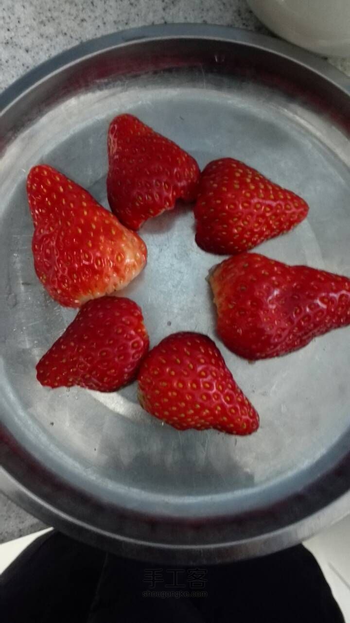 简易草莓酸奶🍓 第4步