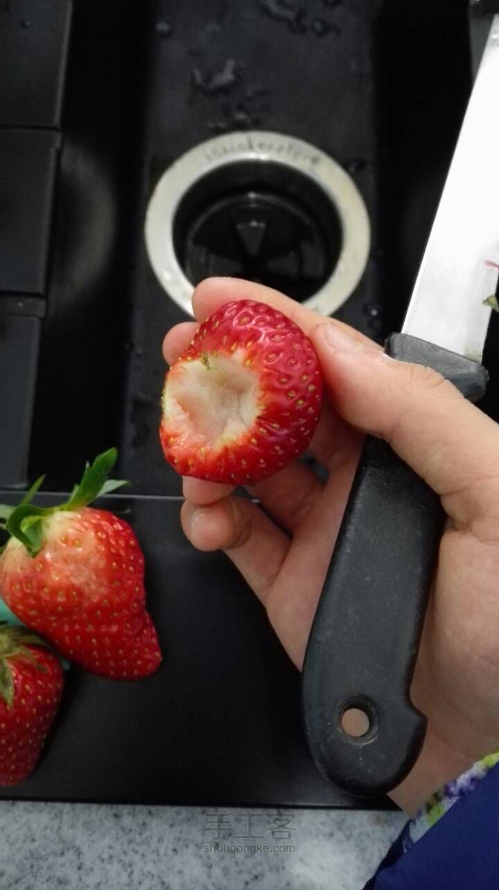 简易草莓酸奶🍓 第3步