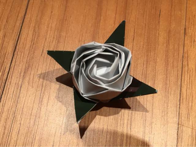 花萼一体的佐藤玫瑰折纸教程 第43步