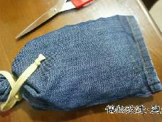 原来的盐灸袋放在微波炉里烫得焦掉了。于是只能拿布，自己做个了。