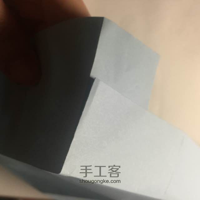 （纸盒系列八十一）牛奶盒折法 第10步