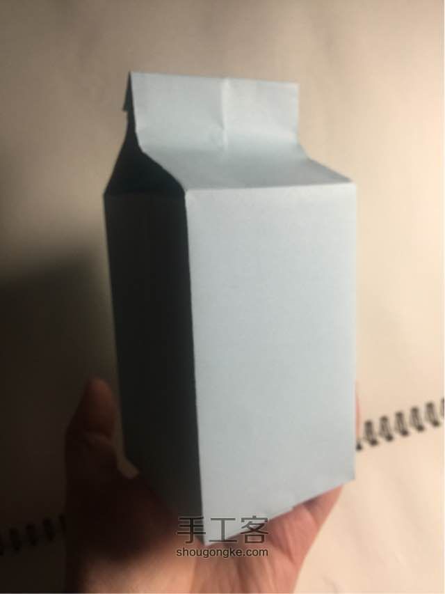 （纸盒系列八十一）牛奶盒折法 第13步