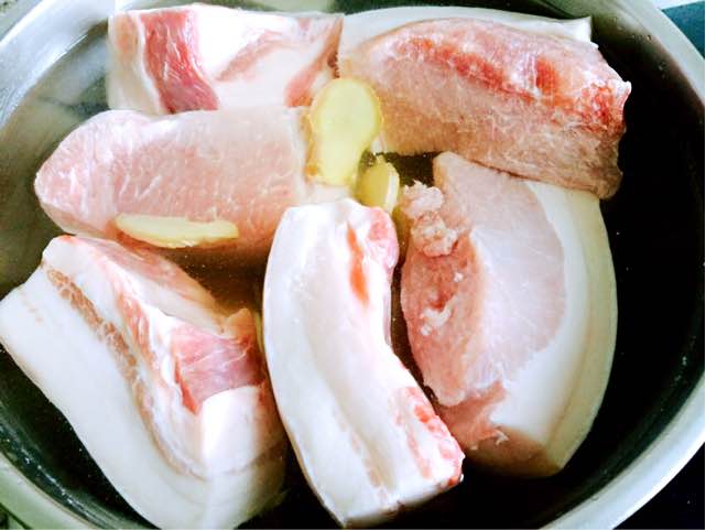 梅菜扣肉 第1步