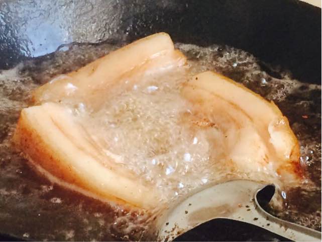 梅菜扣肉 第4步