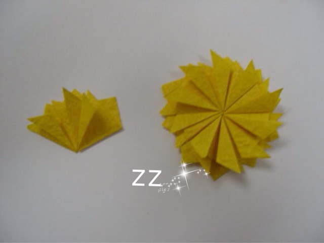 折纸贴画蒲公英制作方法 第3步