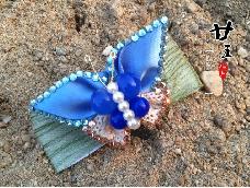总是对蝴蝶情有独钟，想到过用刺绣或是编织，终于找到一种最简单的。