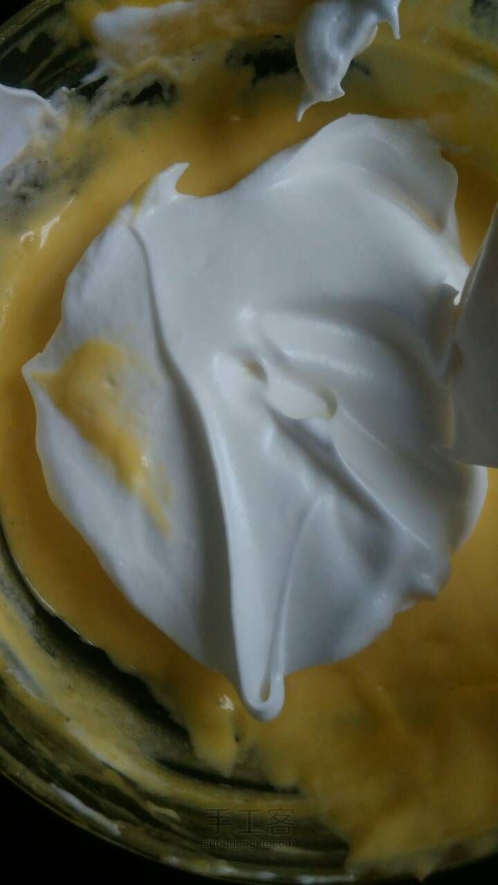 红豆戚风蛋糕卷 第4步
