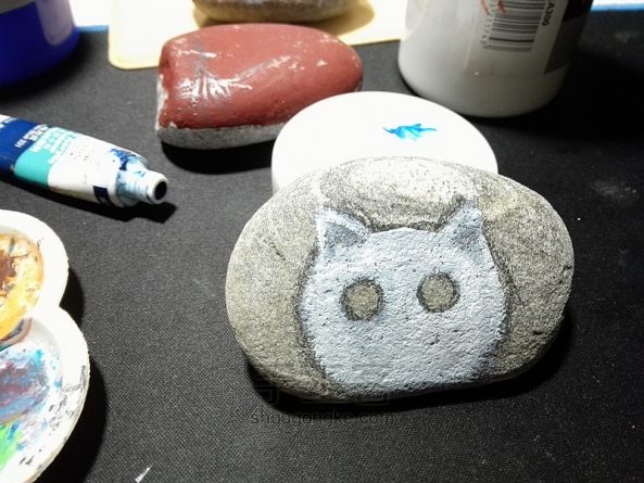 【赖大宝】原创手绘石头  圆眼猫 第2步