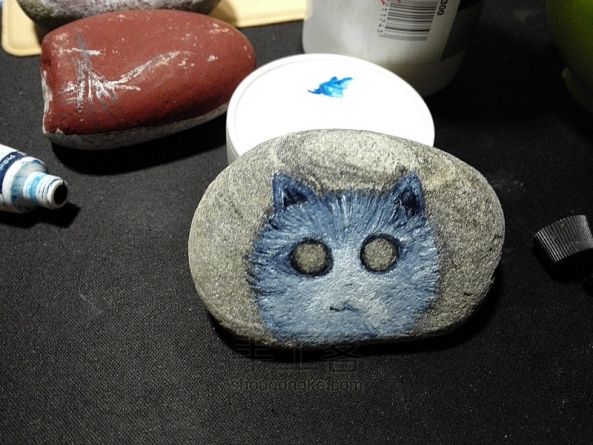 【赖大宝】原创手绘石头  圆眼猫 第3步