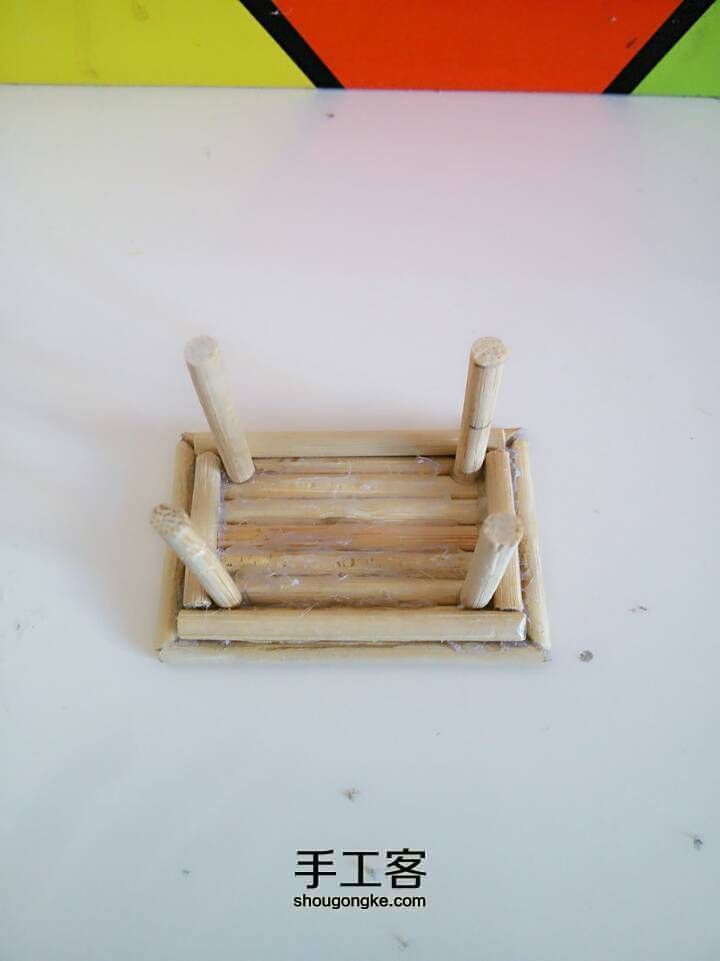 一次性筷子制作迷你书桌椅子 第4步