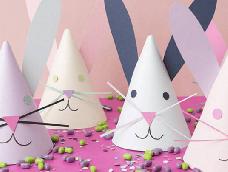 小朋友做游戏时戴着感觉还是满满有爱哦（づ￣3￣）づ╭❤～平时我们在家也可以一起制作一个亲子的帽子系列，爸爸妈妈和宝贝们都有小兔子的帽子(≧∀≦)ゞ