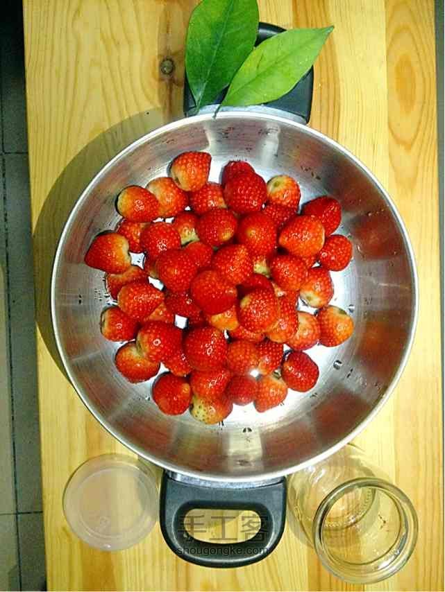 萌萌嗒🍓草莓冰糖葫芦 第6步