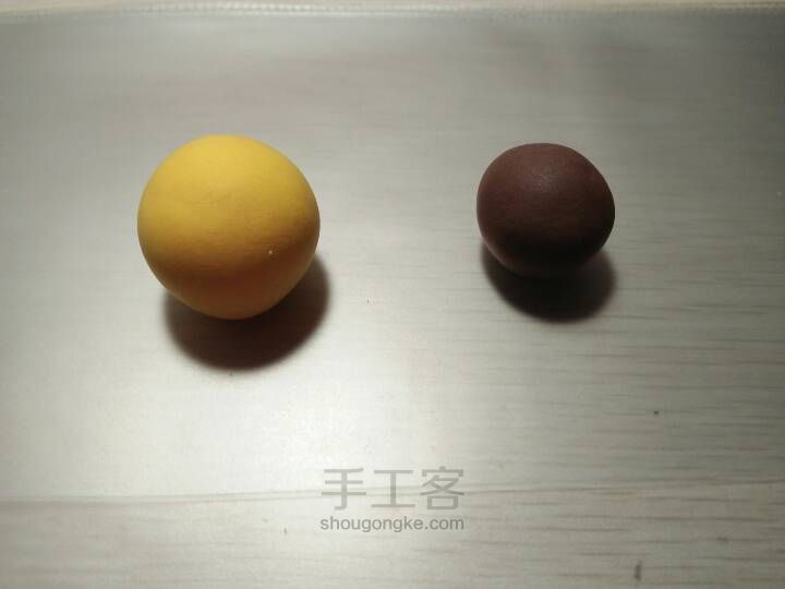 彩泥甜甜圈 第1步
