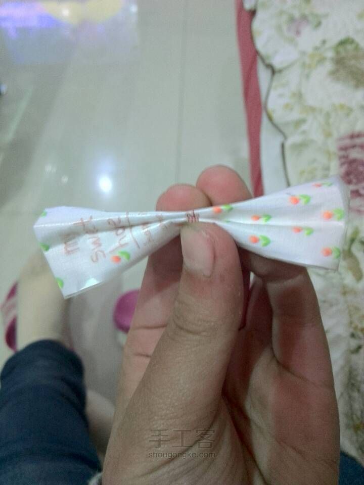 笔芯袋蝴蝶结 第6步