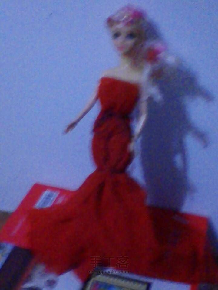 娃娃的红色礼服三件套。 第16步