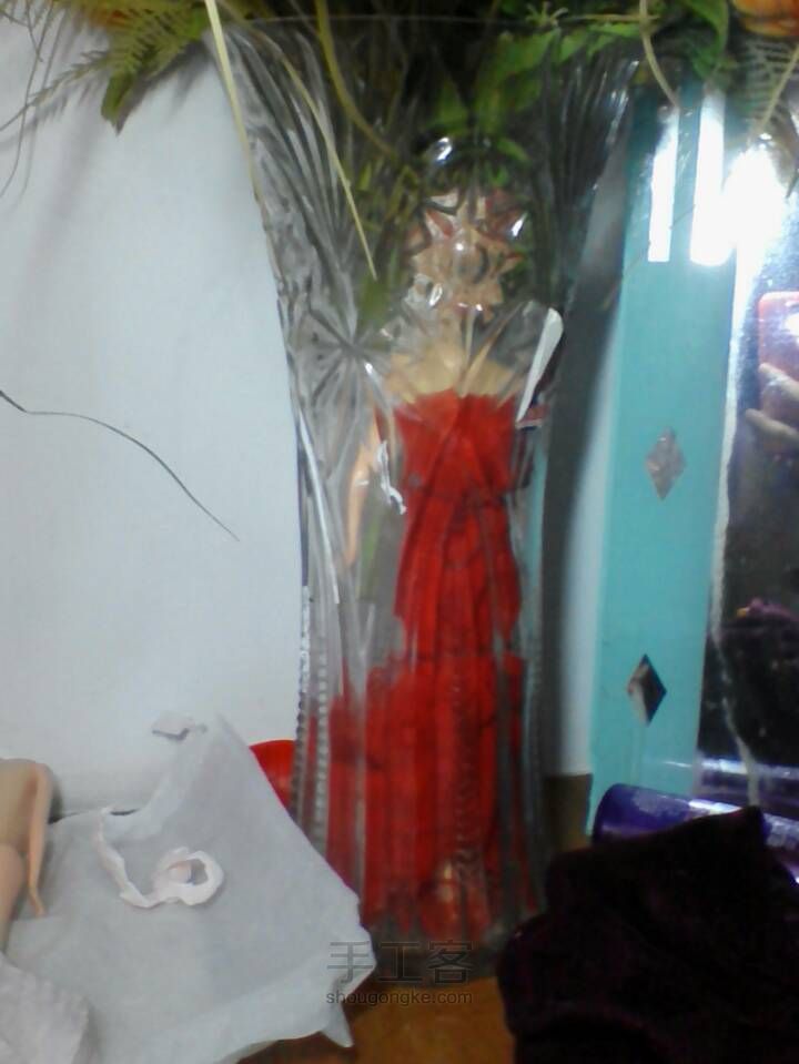 娃娃的红色礼服三件套。 第28步