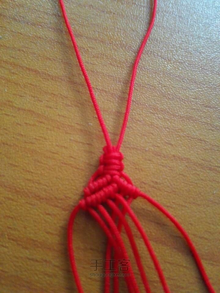 斜卷结玛瑙红绳手链 第8步